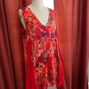 Floral Sleeveless V-Neck Top - Red